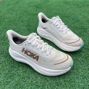 HOKA ONE ONE SKYFLOW - Women’s Running Shoes - SIZE 6.5B